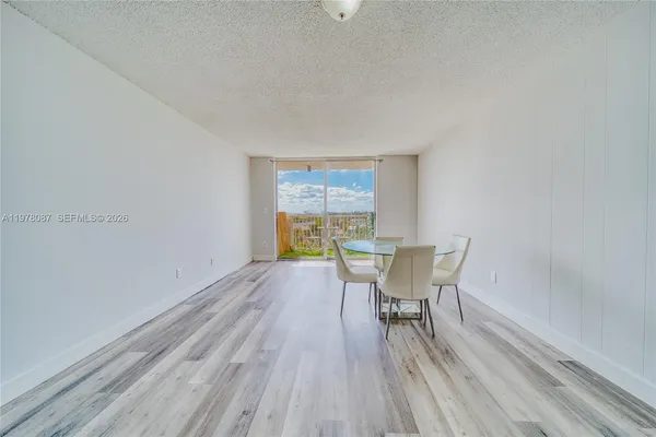 $1,700 | 2000 Northeast 135th Street, Unit 708, North Miami, FL 33181