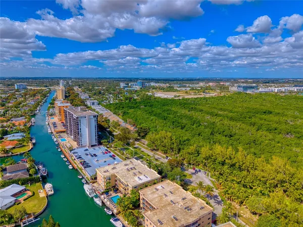 $1,700 | 2000 Northeast 135th Street, Unit 708, North Miami, FL 33181