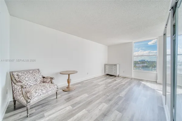 $1,700 | 2000 Northeast 135th Street, Unit 708, North Miami, FL 33181