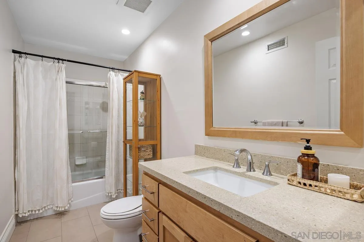 3343 Del Rio Court Carlsbad, CA 92009 - Photo 15 of 33