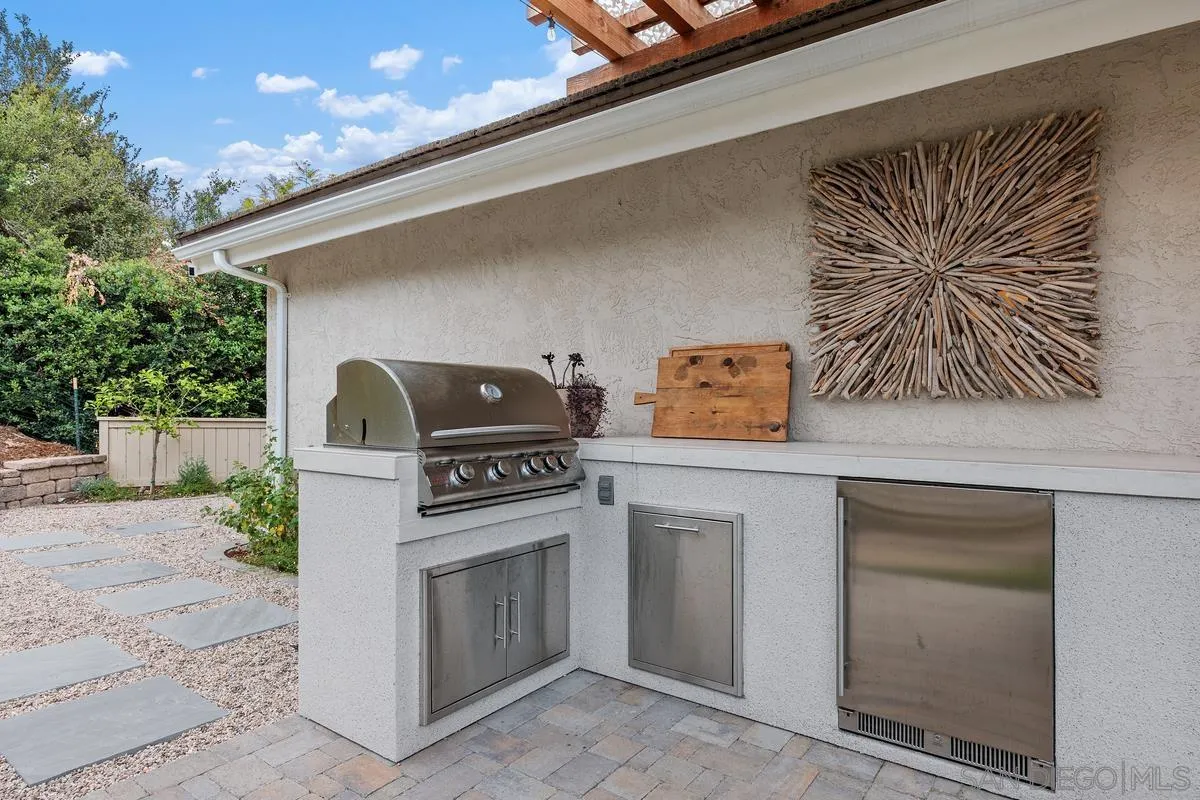 3343 Del Rio Court Carlsbad, CA 92009 - Photo 23 of 33