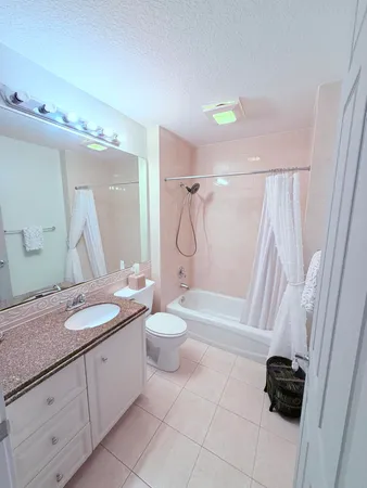 $4,500 | 3 Harbour Isle Drive East, Unit 204, Fort Pierce, FL 34949