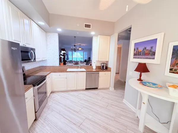 $4,500 | 3 Harbour Isle Drive East, Unit 204, Fort Pierce, FL 34949