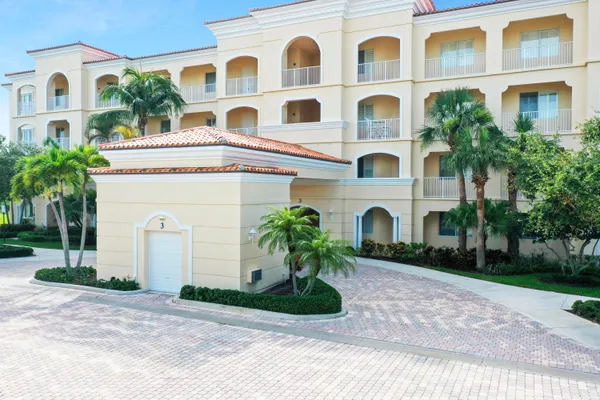 $4,500 | 3 Harbour Isle Drive East, Unit 204, Fort Pierce, FL 34949