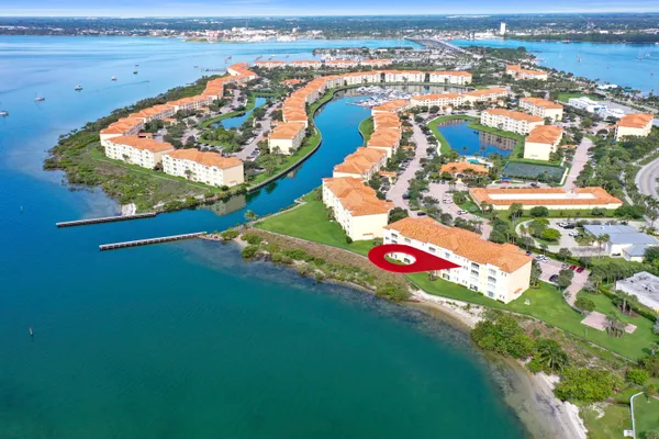 $4,500 | 3 Harbour Isle Drive East, Unit 204, Fort Pierce, FL 34949