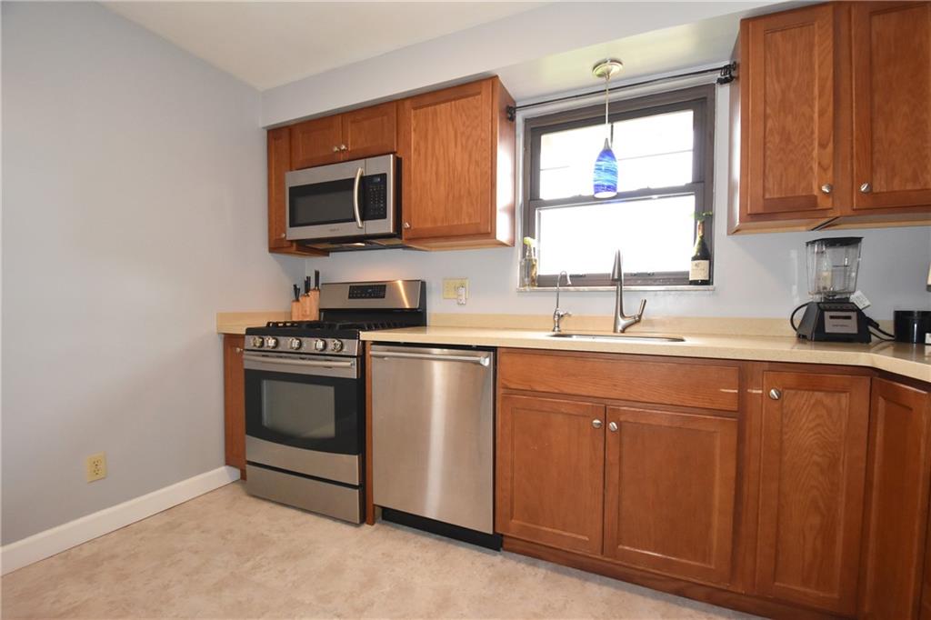 1948 Warriors Road Pittsburgh, PA 15205 - Photo 8 of 26 Gallery Image 8
