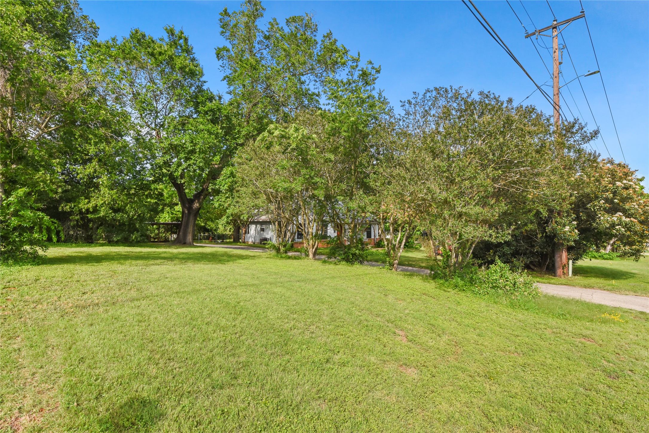528 Old McDade Road Elgin, TX 78621 - Photo 37 of 40