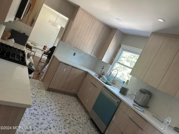 $2,500 | 11 Deborah Place, Oakhurst, NJ 07755