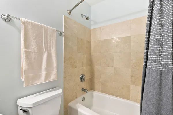 $399,900 | 3142 West George Street, Unit C3, Chicago, IL 60618