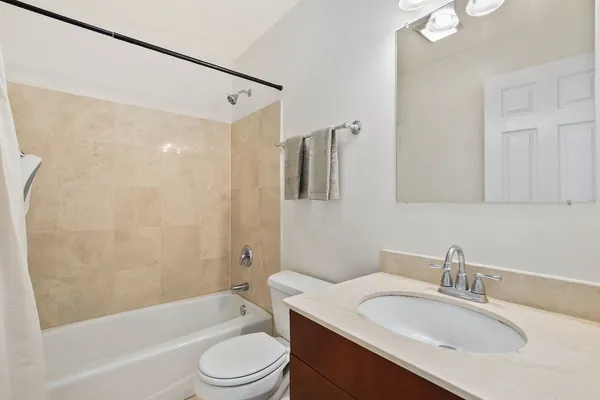 $399,900 | 3142 West George Street, Unit C3, Chicago, IL 60618