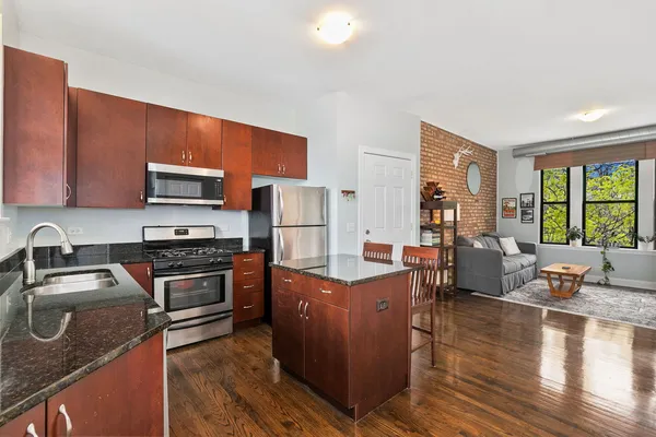 $399,900 | 3142 West George Street, Unit C3, Chicago, IL 60618