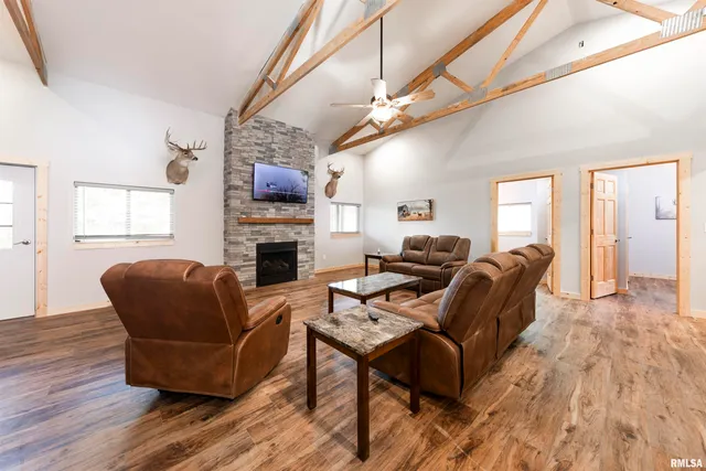 $695,000 | 0 East 500 East Road, Oconee, IL 62553