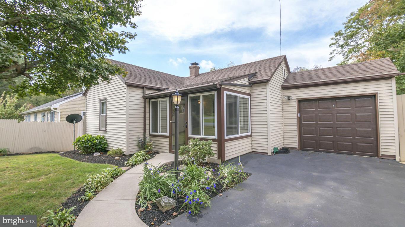 2038 Mill Creek Road Lancaster, PA 17602 - Photo 2 of 32 Gallery Image 2