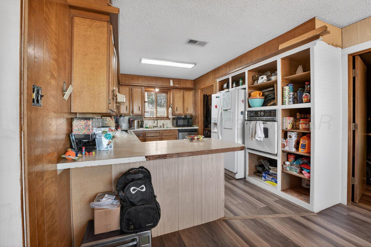 693 County Road 24 Muleshoe, TX 79347 - Photo 15 of 98 Kitchen