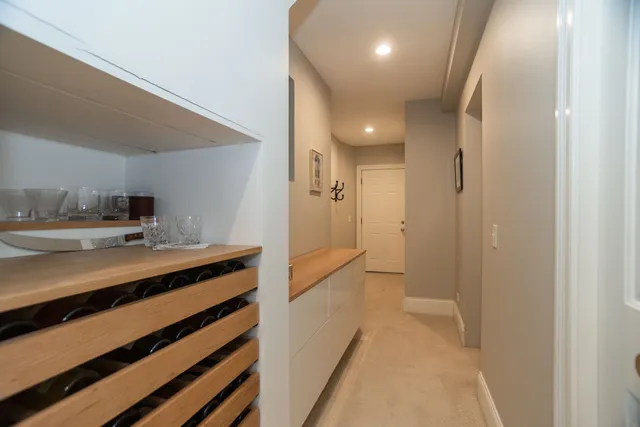 $685,000 | 1120 West Oakdale Avenue, Unit 1F, Chicago, IL 60657