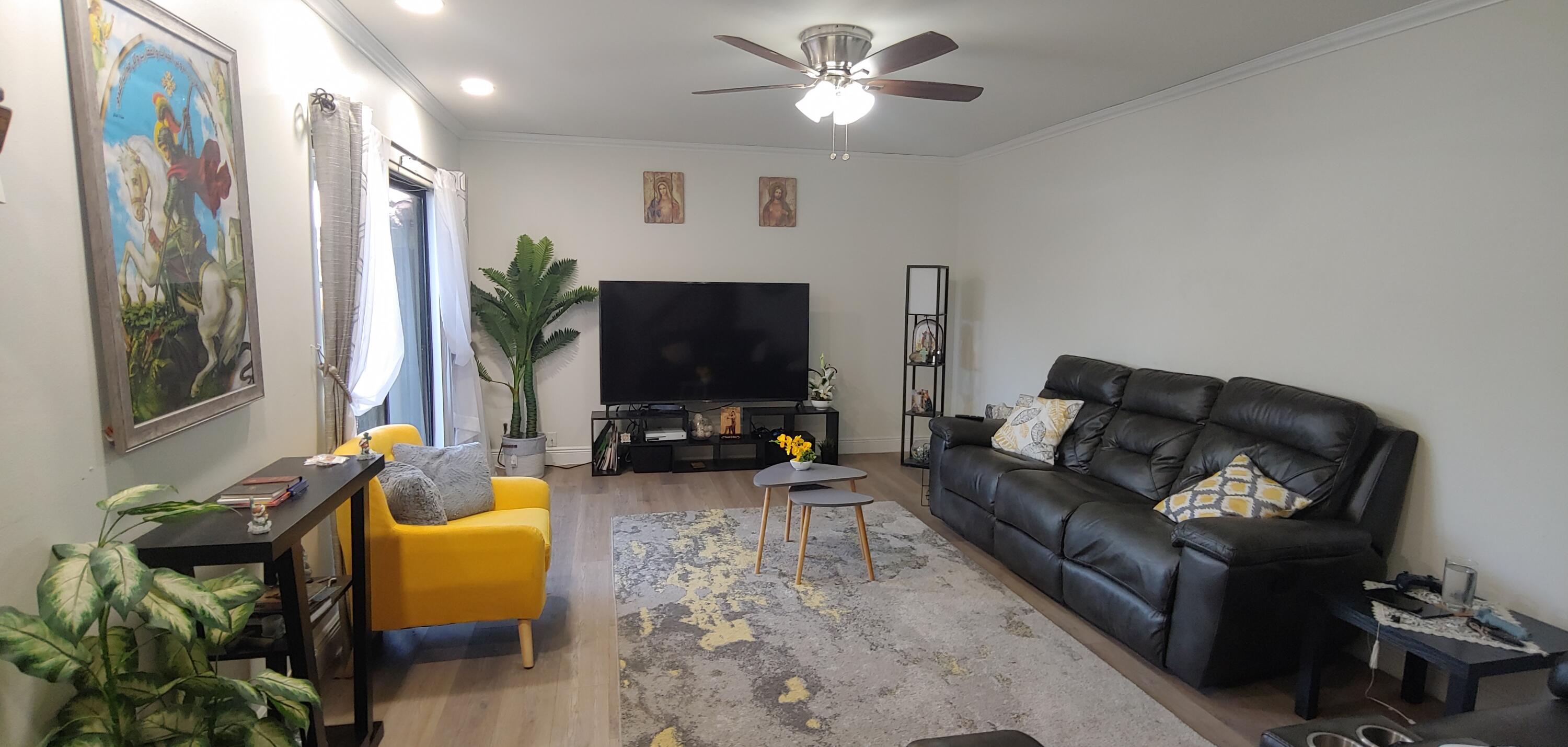 7641 Courtyard Run West Boca Raton, FL 33433 - Photo 4 of 14 Living room