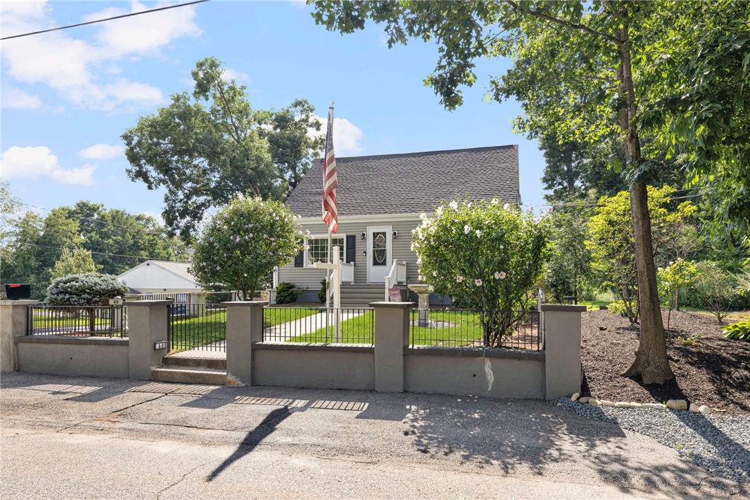 89 Louise Street Woonsocket, RI 02895 - Photo 6 of 50 Gallery Image 6