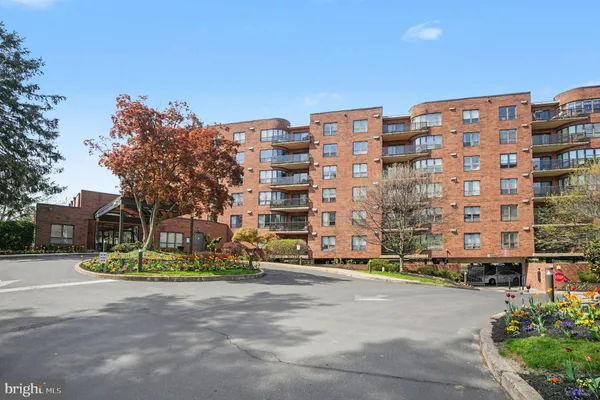 $2,200 | 100 Breyer Drive, Unit 5M, Elkins Park, PA 19027