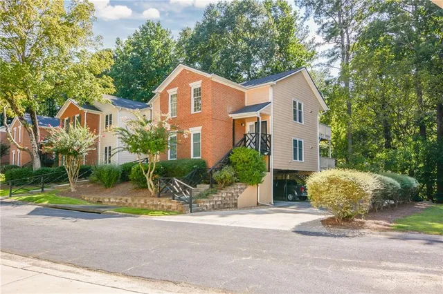 $375,000 | 6538 Deerings Lane, Peachtree Corners, GA 30092