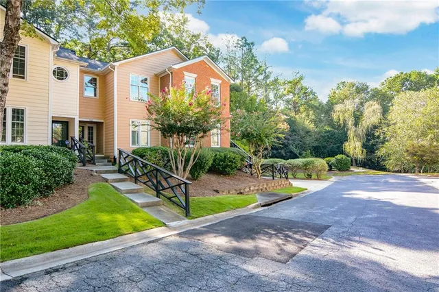 $375,000 | 6538 Deerings Lane, Peachtree Corners, GA 30092