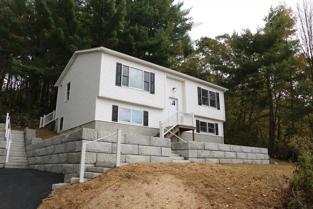 $369,900 | 476 Cottage Street, Athol, MA 01331