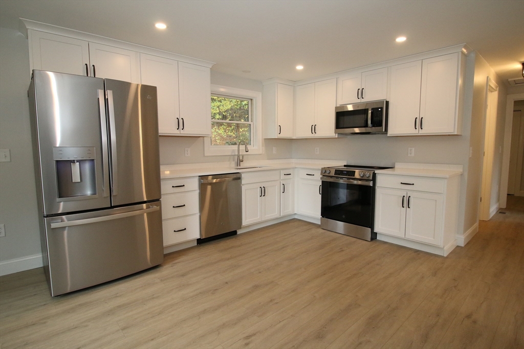 476 Cottage Street Athol, MA 01331 - Photo 5 of 26