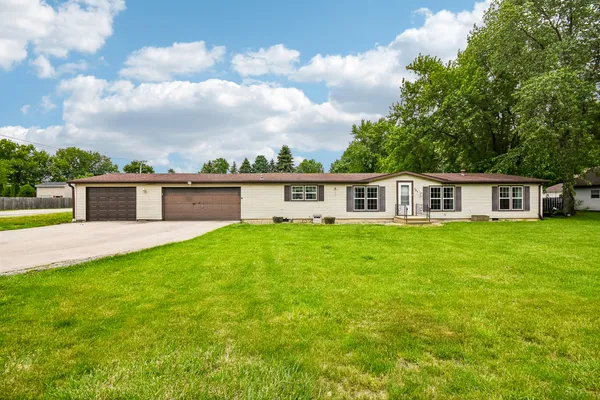 $289,900 | 197 East Cermak Road, Braidwood, IL 60408