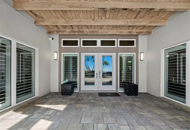 a view of a house with porch