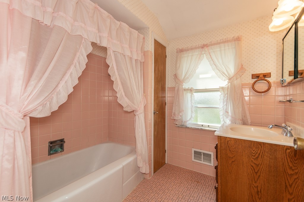 5258 East Farnhurst Road Cleveland, OH 44124 - Photo 20 of 39 Gallery Image 20