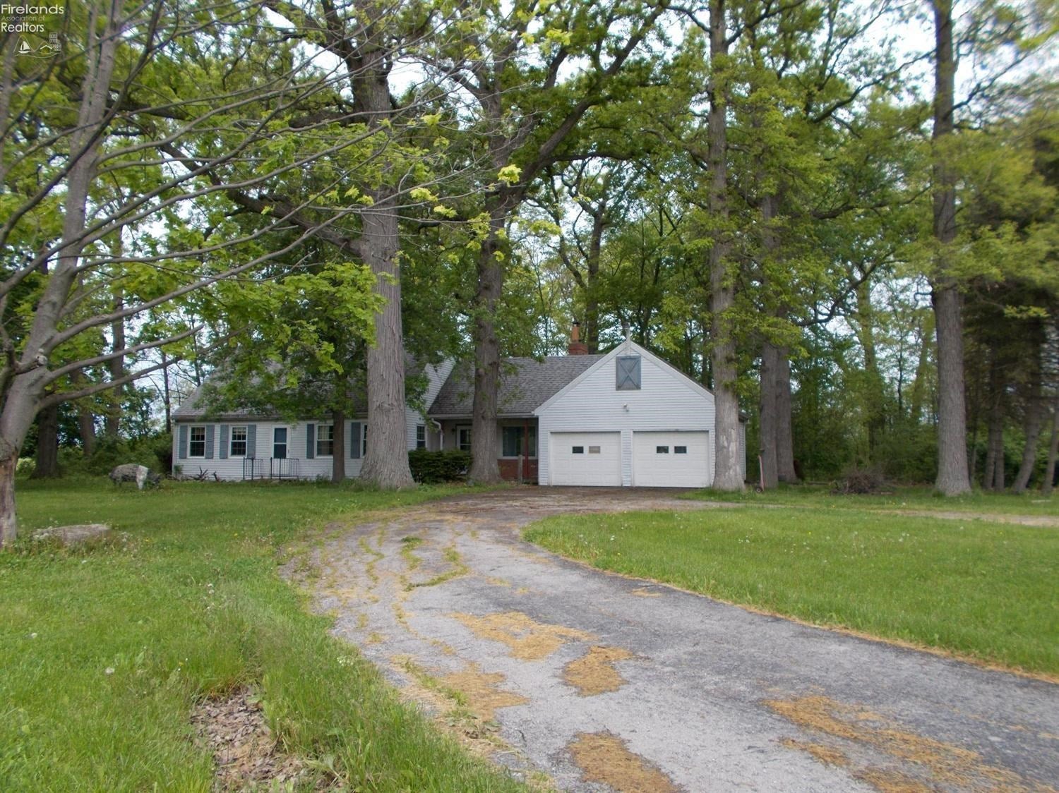 1483 East Lockwood Road Port Clinton, OH 43452 - Photo 4 of 9 Gallery Image 4