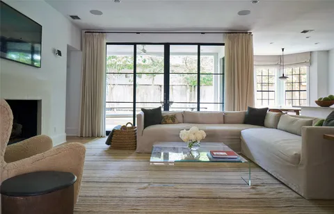 $2,895,000 | 3020 Duke Street, Houston, TX 77005