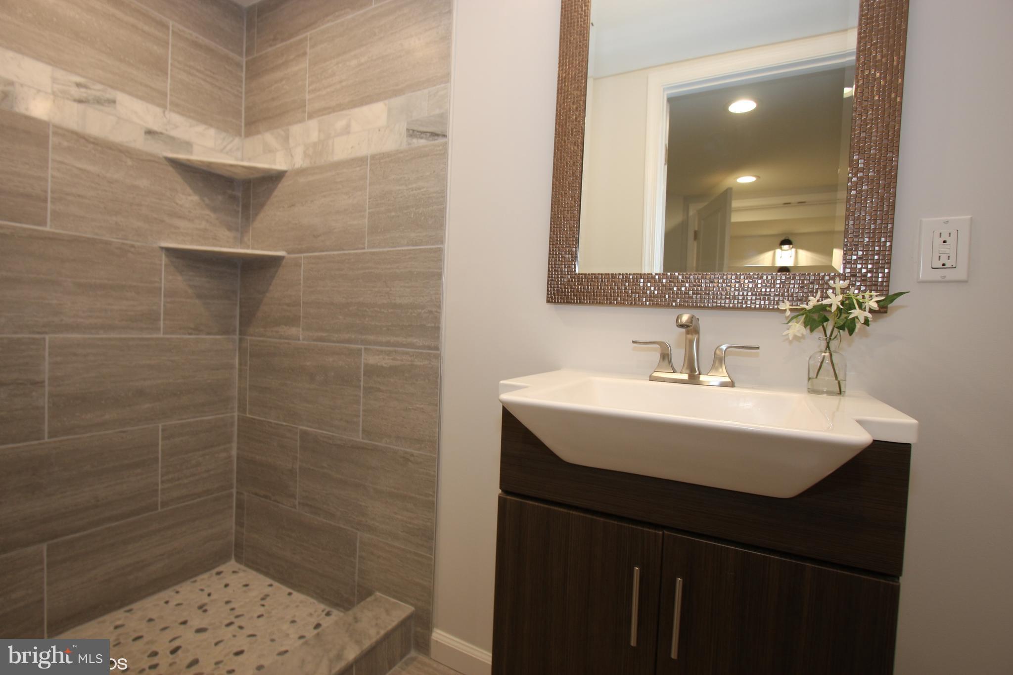 1920 Jasmine Road Baltimore, MD 21222 - Photo 30 of 40 Contemporar Shower w/Marble listello,corner niches