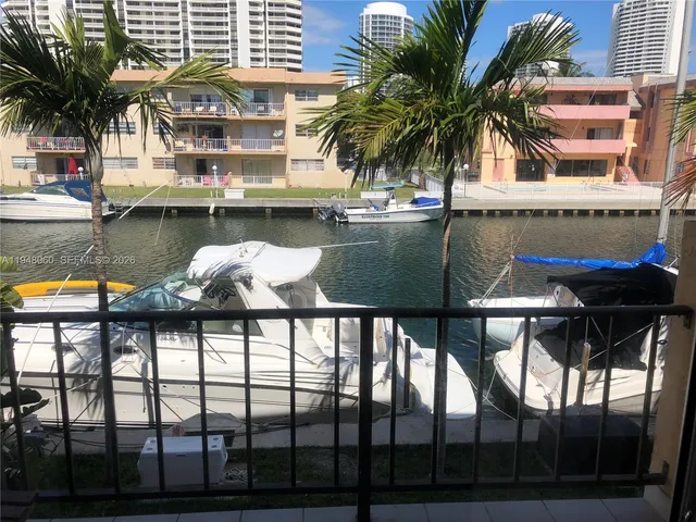 $2,050 | 3531 Northeast 170th Street, Unit 204, North Miami Beach, FL 33160