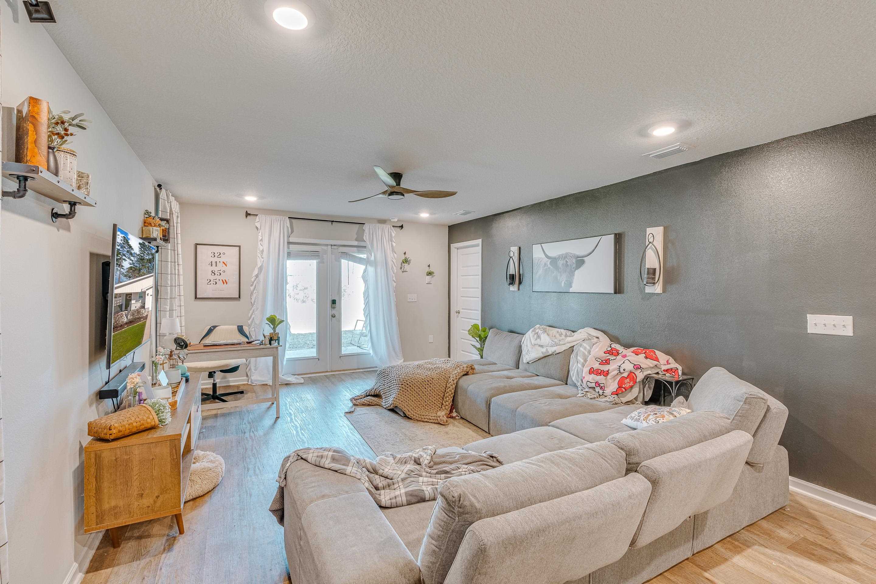 10162 Brodick Loop Daphne, AL 36527 - Photo 16 of 33 Living Room