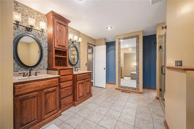 $359,900 | 9708 North Campbell Drive, Kansas City, MO 64155