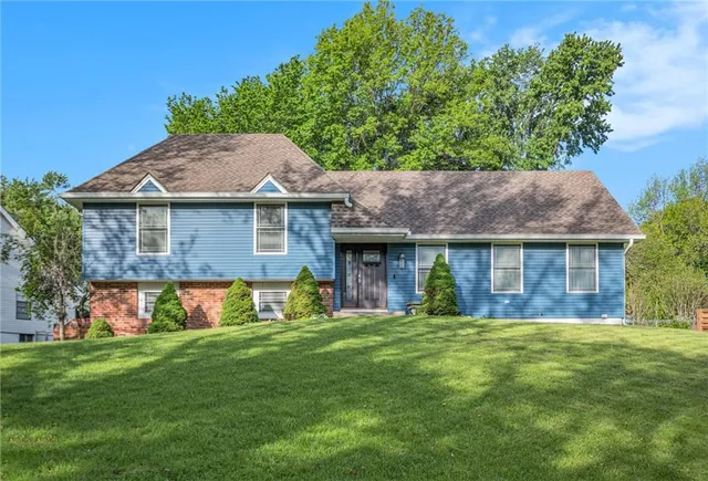 $359,900 | 9708 North Campbell Drive, Kansas City, MO 64155