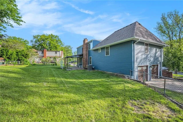 $359,900 | 9708 North Campbell Drive, Kansas City, MO 64155