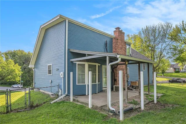 $359,900 | 9708 North Campbell Drive, Kansas City, MO 64155