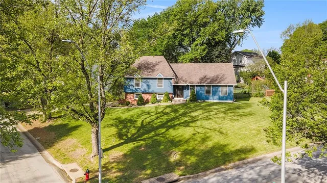 $359,900 | 9708 North Campbell Drive, Kansas City, MO 64155