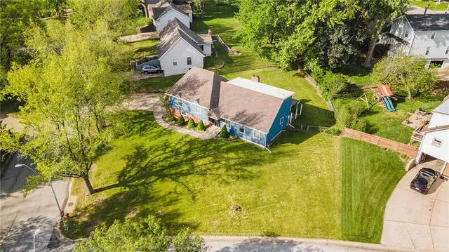 $359,900 | 9708 North Campbell Drive, Kansas City, MO 64155