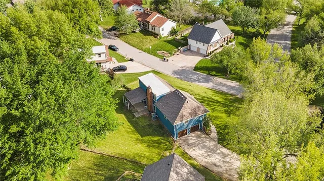 $359,900 | 9708 North Campbell Drive, Kansas City, MO 64155