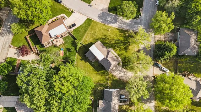 $359,900 | 9708 North Campbell Drive, Kansas City, MO 64155