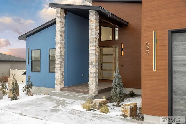 $725,000 | 627 South Hidden Valley Road, Rexburg, ID 83440