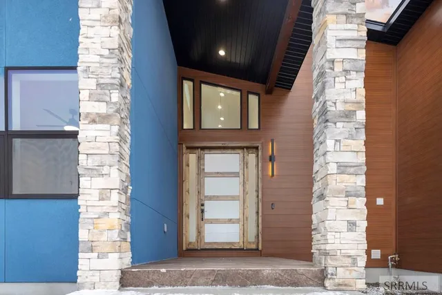 $725,000 | 627 South Hidden Valley Road, Rexburg, ID 83440