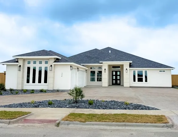 $999,900 | 729 Papa Mori Drive, Corpus Christi, TX 78415