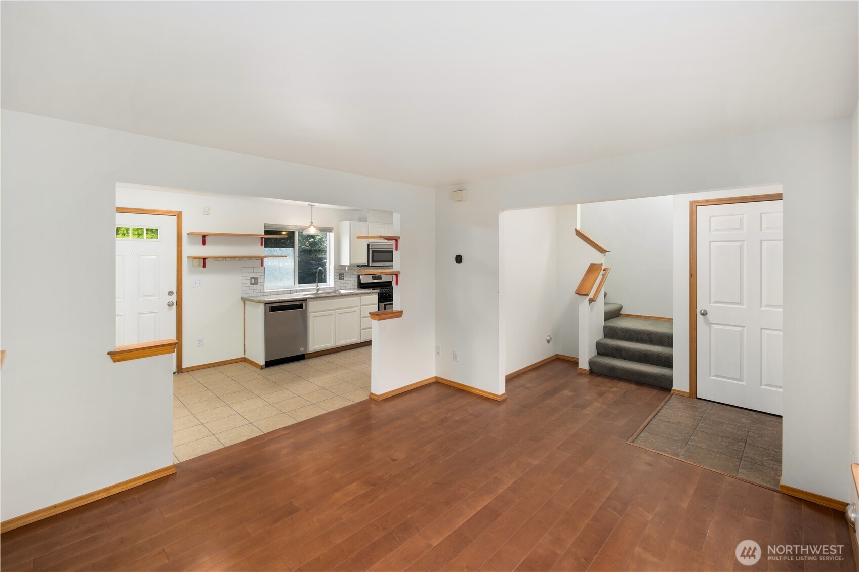 8823 Delridge Way Southwest, Unit B Seattle, WA 98106 - Photo 9 of 32