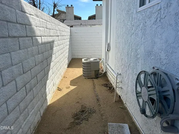 a view of entryway with washer and dryer