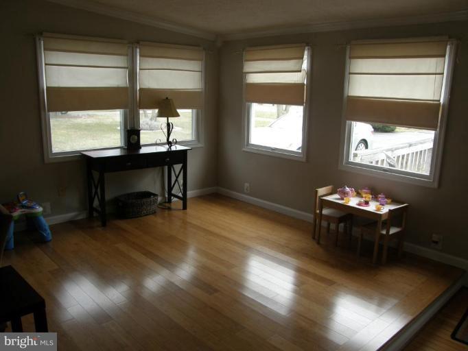 5868 Deale Churchton Road Deale, MD 20751 - Photo 2 of 28 Living Room