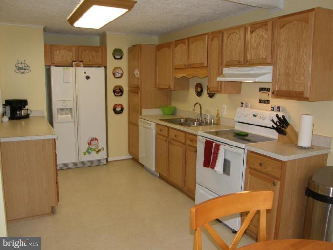 5868 Deale Churchton Road Deale, MD 20751 - Photo 4 of 28 Kitchen
