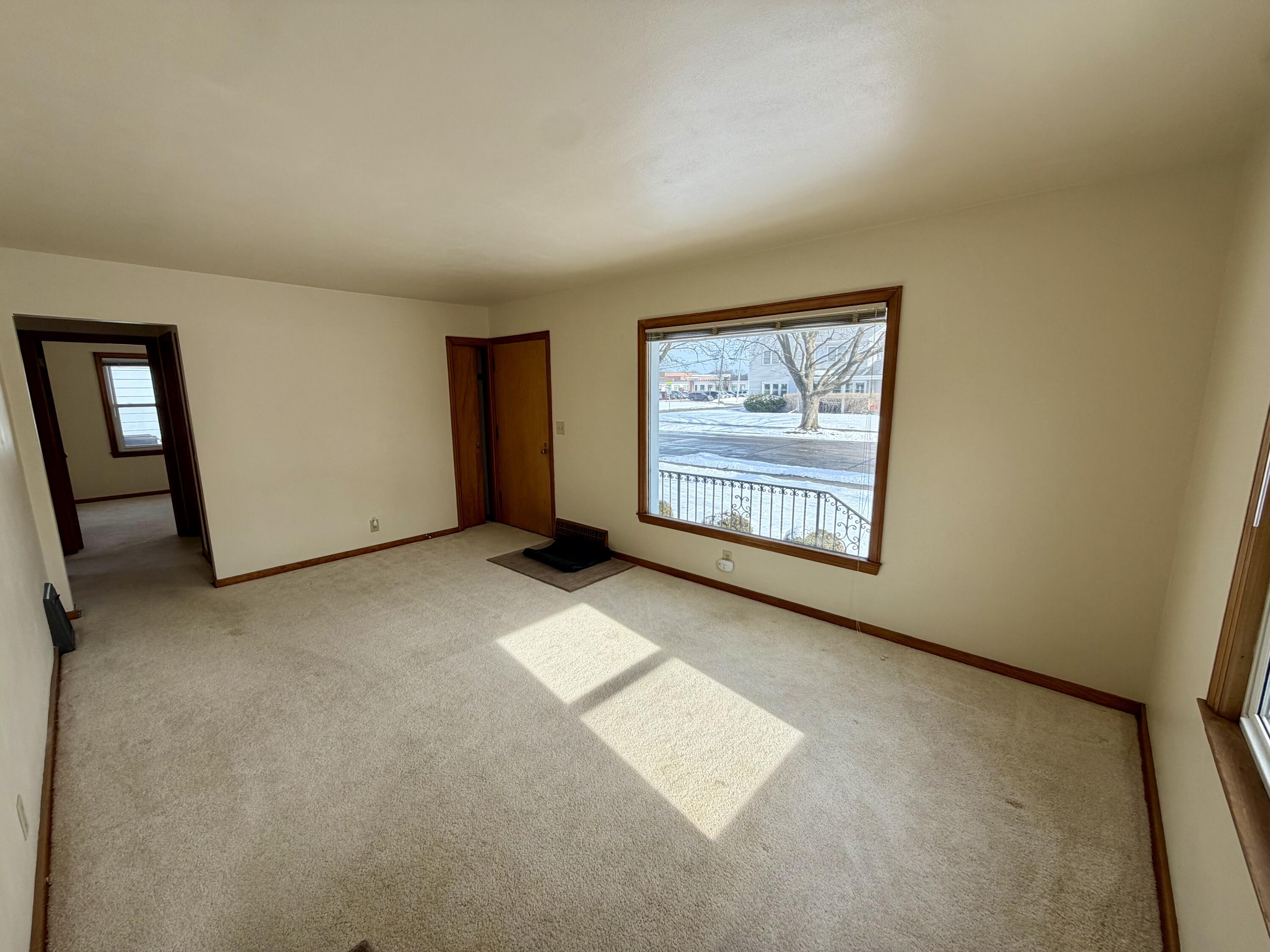3450 3rd Avenue Racine, WI 53402 - Photo 11 of 28 Living Room